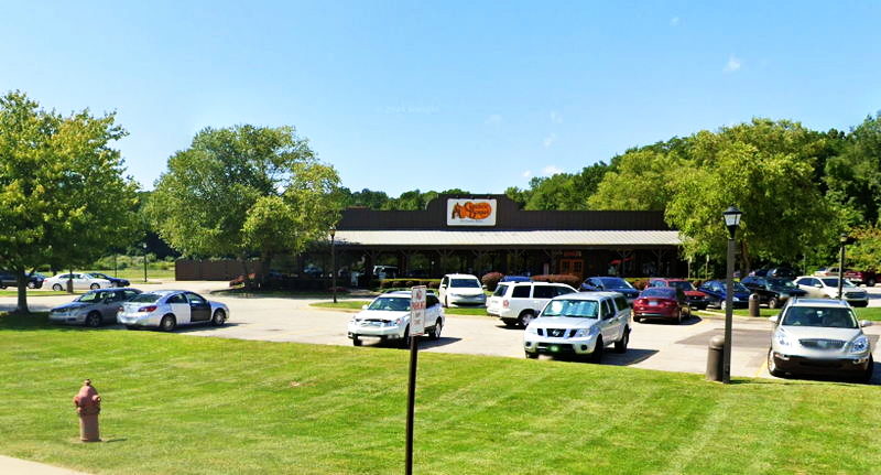 Cracker Barrel - Stevensville - 2525 West Marquette Woods Rd (newer photo)